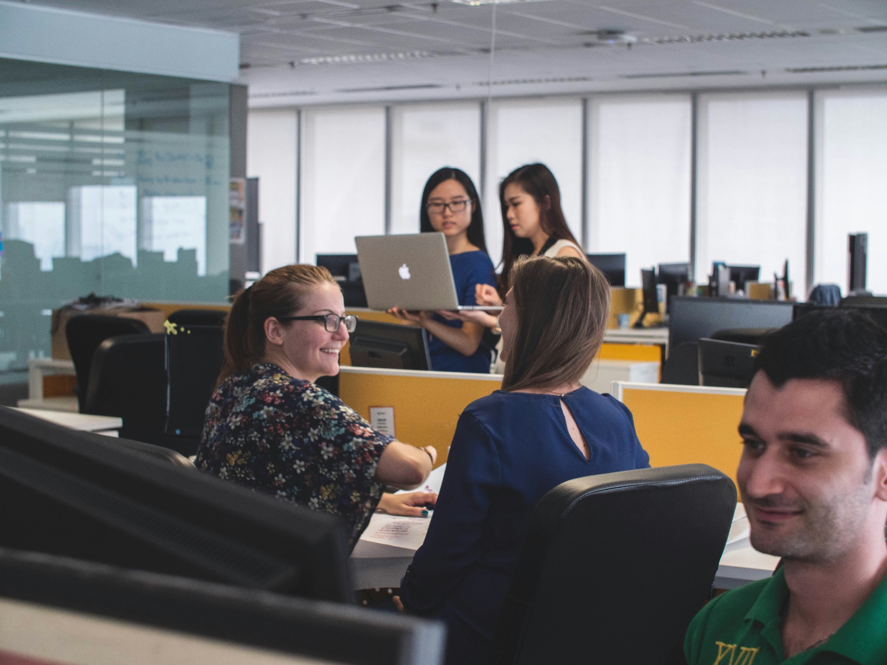 HR consultants collaborating with a client team